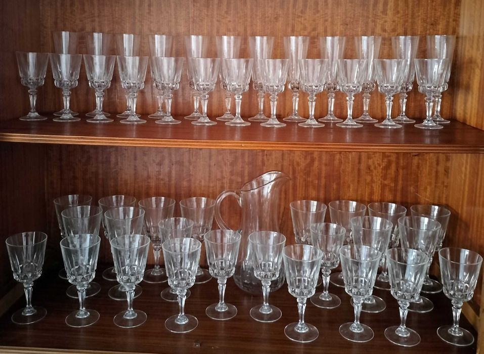 Conjunto de 1 Jarro + 12 taças p/ champanhe + 12 p/ Água + 12 p/ vinho ...