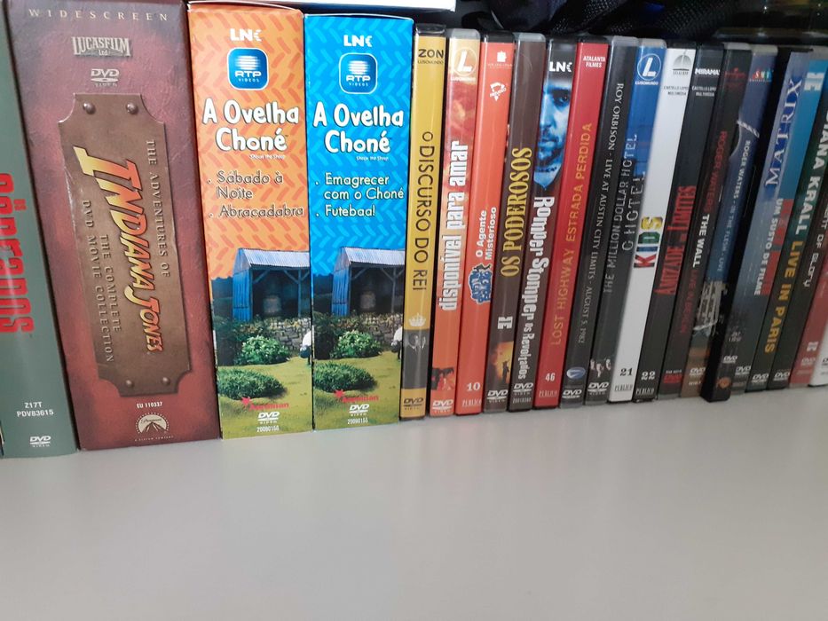 Colecção de DVDS com várias séries, filmes