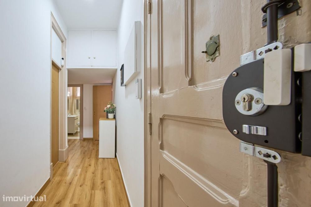 Quarto - localizado em Alameda Lisbon