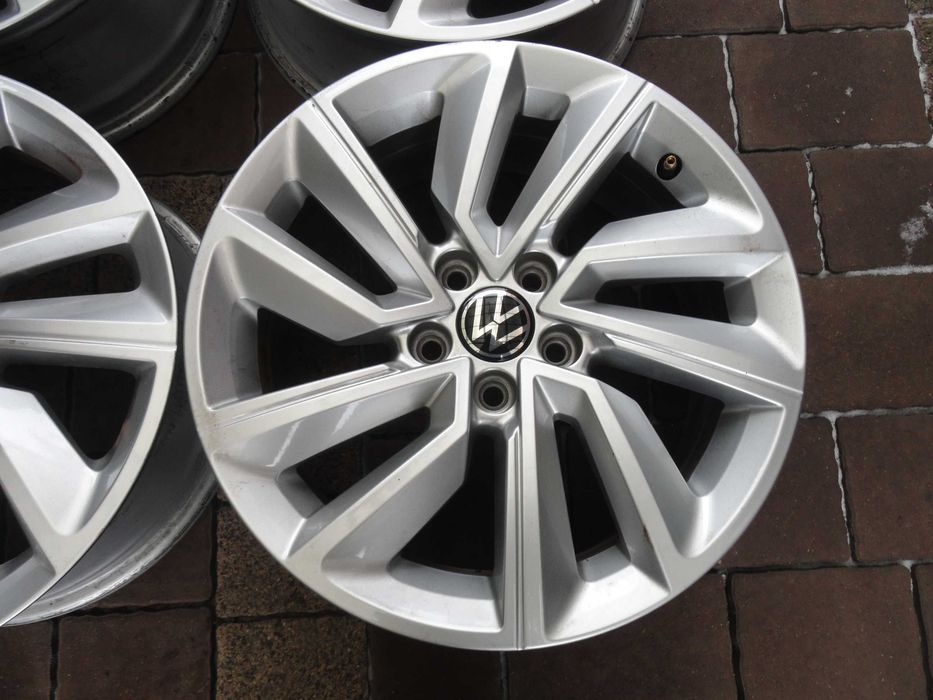Felgi Aluminiowe 16 5x100 VW T-CROSS Orginal JAK NOWE