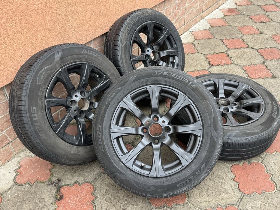 Диски R14 4x98 4x100с  резиной 23 год 175/65 R14 Ваз Ланос Сенс Опель