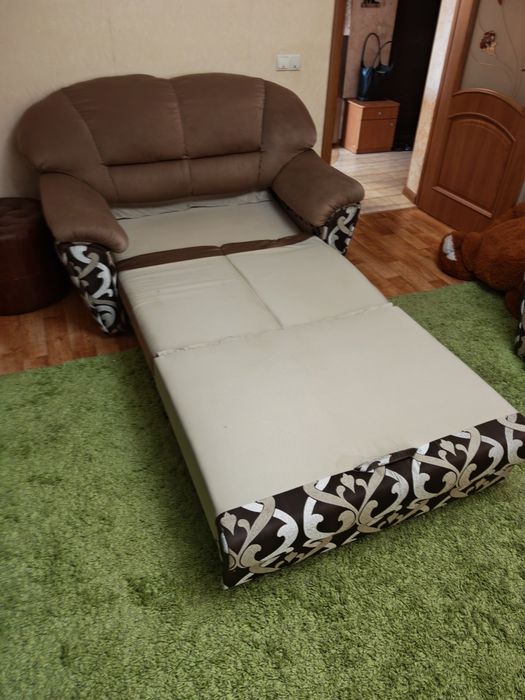 Продам дивани у вітальню