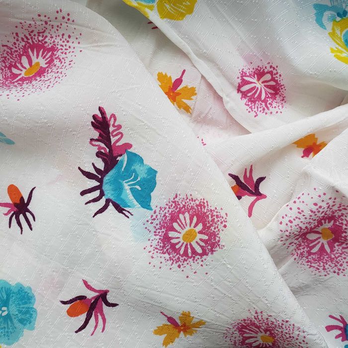 Три відрізи тканини