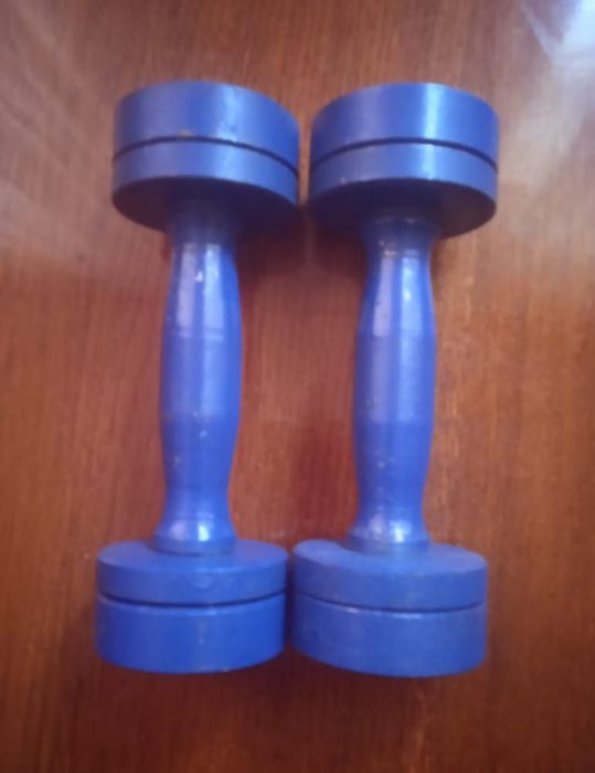 Гантель производства СССР 6 кг  и 2*2.5 кг