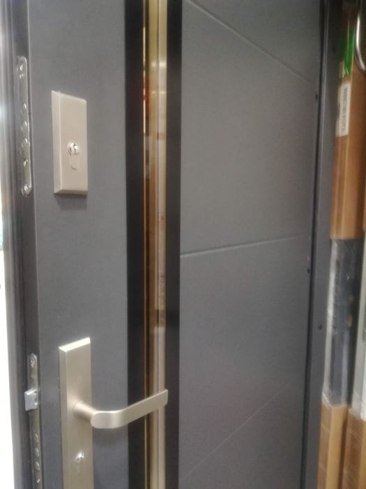 Drzwi wejściowe różne z wyprzedaży