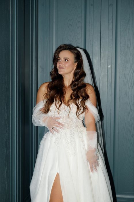 Весільне плаття зі шлейфом WOW SOFIE