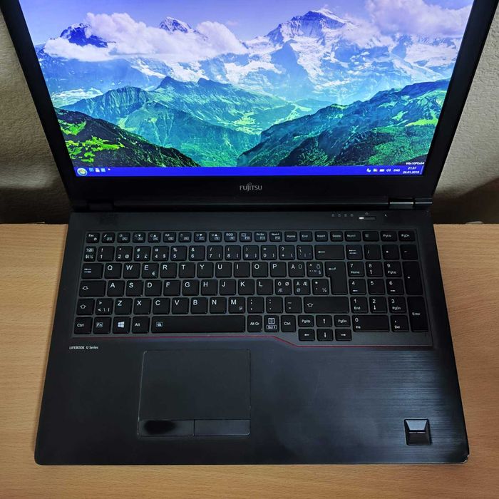 бізнес Fujitsu Lifebook U758 15.6 FHD IPS i5-8250U/8GB/256SSD/UHD