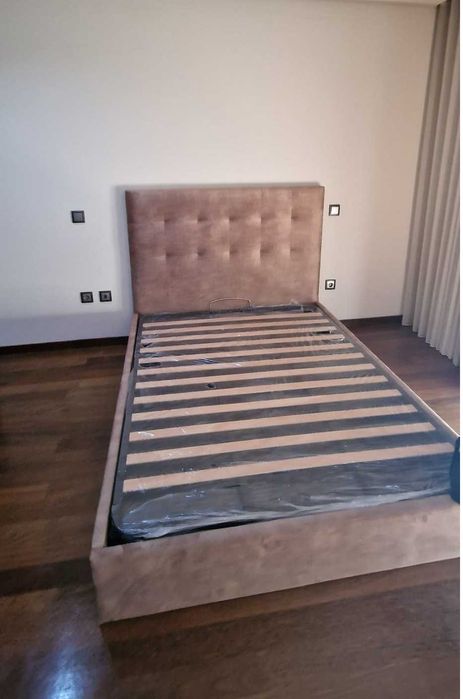 Camas De Casal Estofadas Top de Gama 190x140m Estrado Incluído 199€ !!