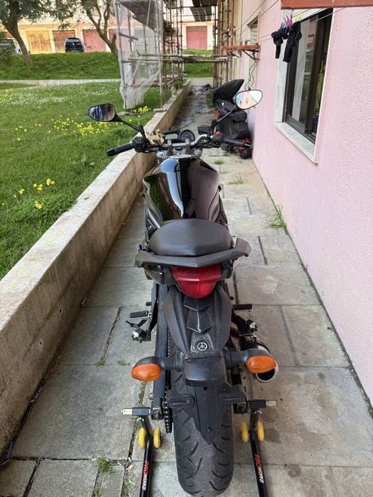 Yamaha Xj6 preta