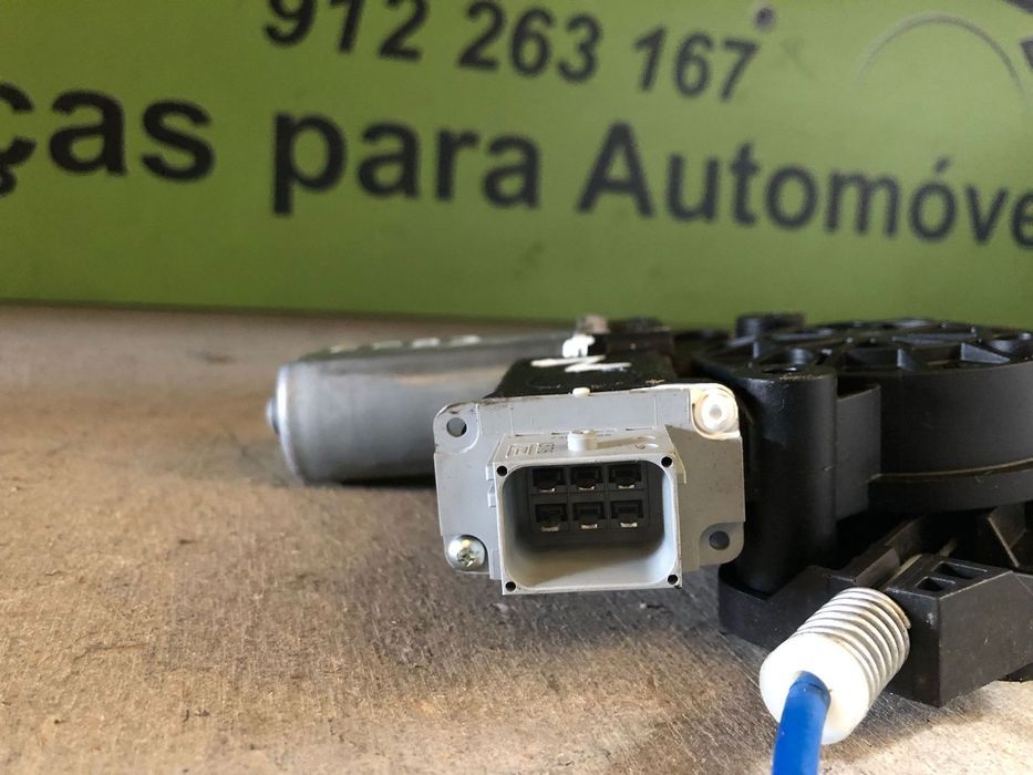 OPEL CORSA E ELEVADOR PORTA FRENTE DIREITA - E083