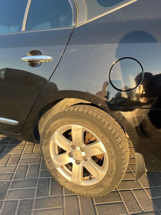 Продам власне авто KIA CARENS