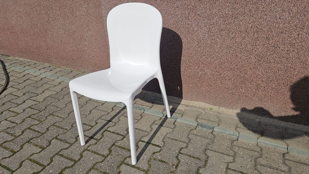 Krzesła z tworzywa