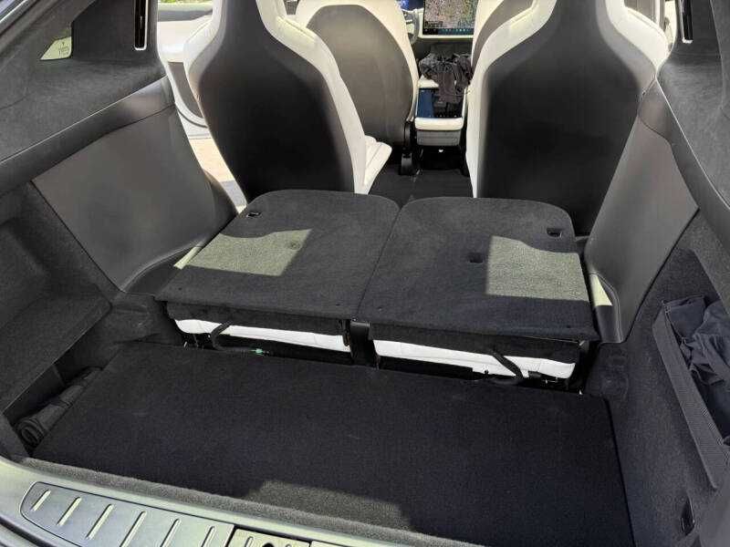 2022 Tesla Model X Plaid