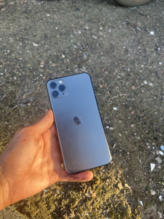 Продам iphone 11 pro max 64gb