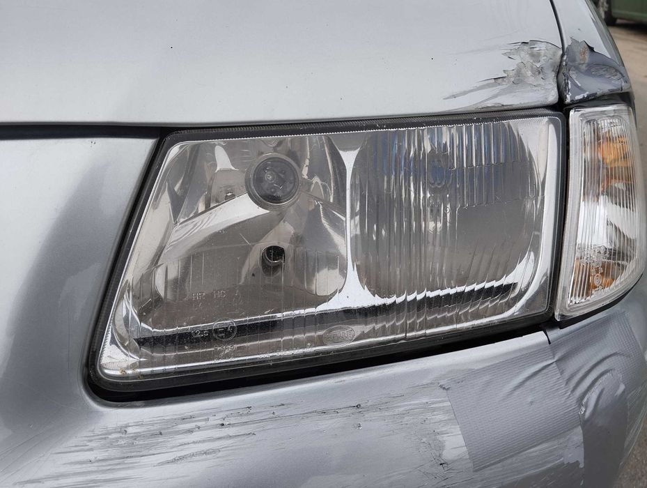 Audi A3 1.6i 3D 8L 2002r. Lampa przednia lewa.