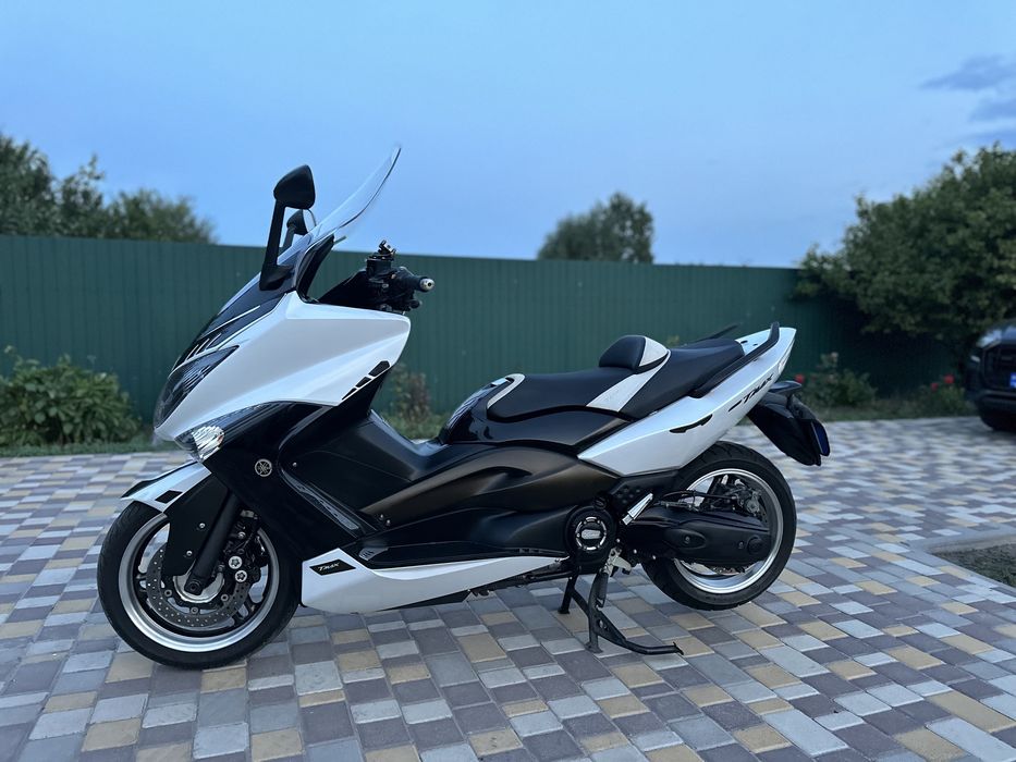 Yamaha T-MAX ювілейна версія.