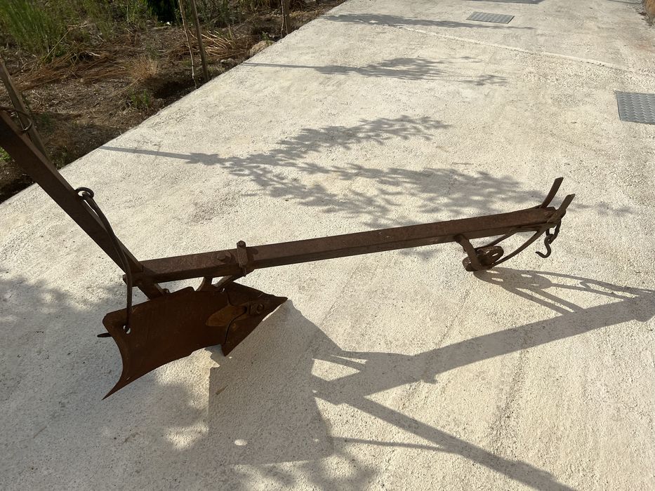 Charrua em ferro muito antiga