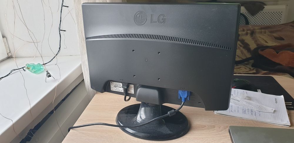 Монітор  LG Flatron W1943SS