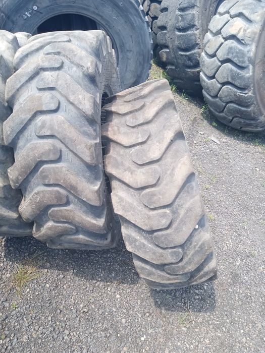 Opona 12.5/80R18 komplet