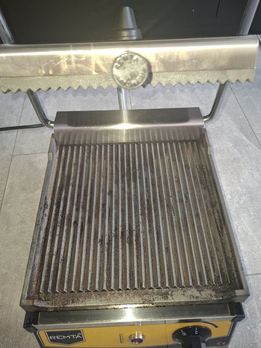 Гриль контактний REMTA R72