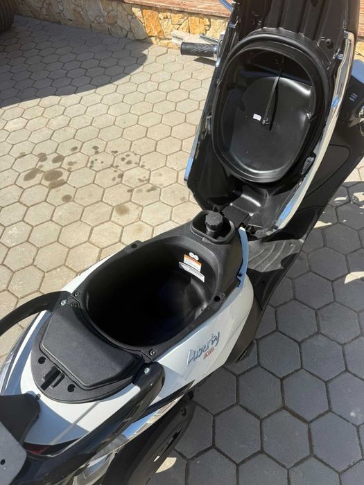 Piaggio Liberty 125  + Suporte de Surf FCS