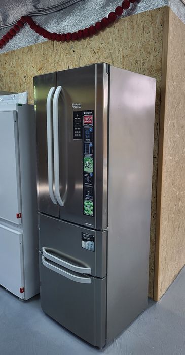 Холодильник Hotpoint Ariston