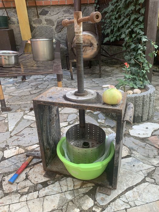 Пресс, соковыжималка