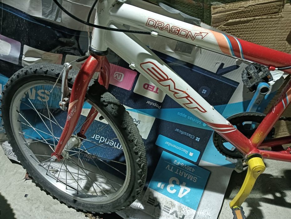 Bicicleta roda 20 funcional - trocamos por gomas