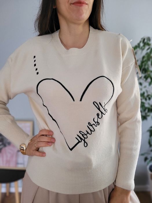 Kremowy sweter serce miękki miły Love yourself wiskozowy soft girl