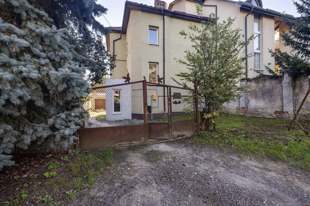 Продаж будинку з ділянкою кн.Ольги-Виноградна