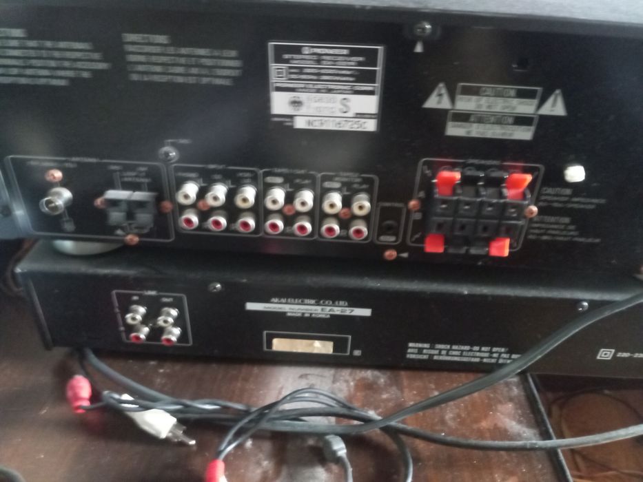 Amplituner Pioneer