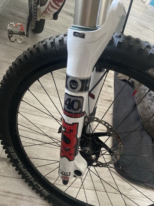 Specialized demo8  rower dh nie propain dirt rose santacruz giant