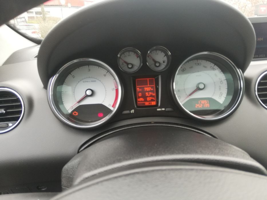 Пежо 308св 1,6дизель