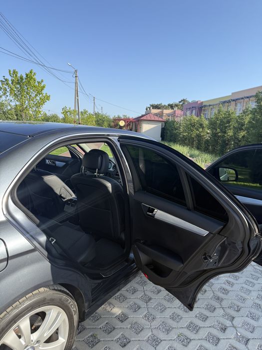Продам Mercedes-Benz C-Class 2008