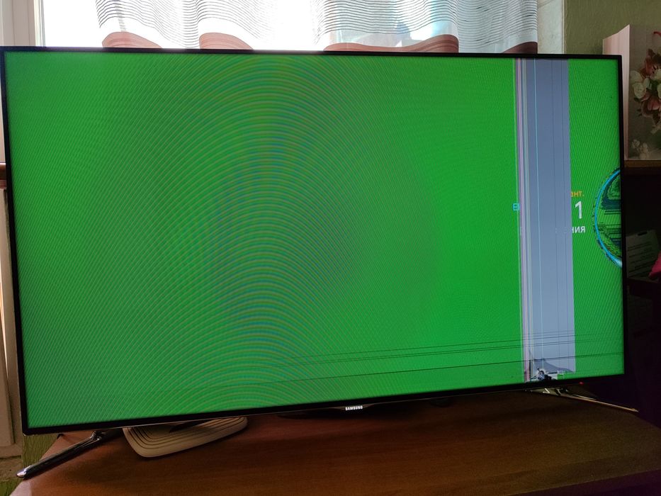 Продам телевизор на запчасти