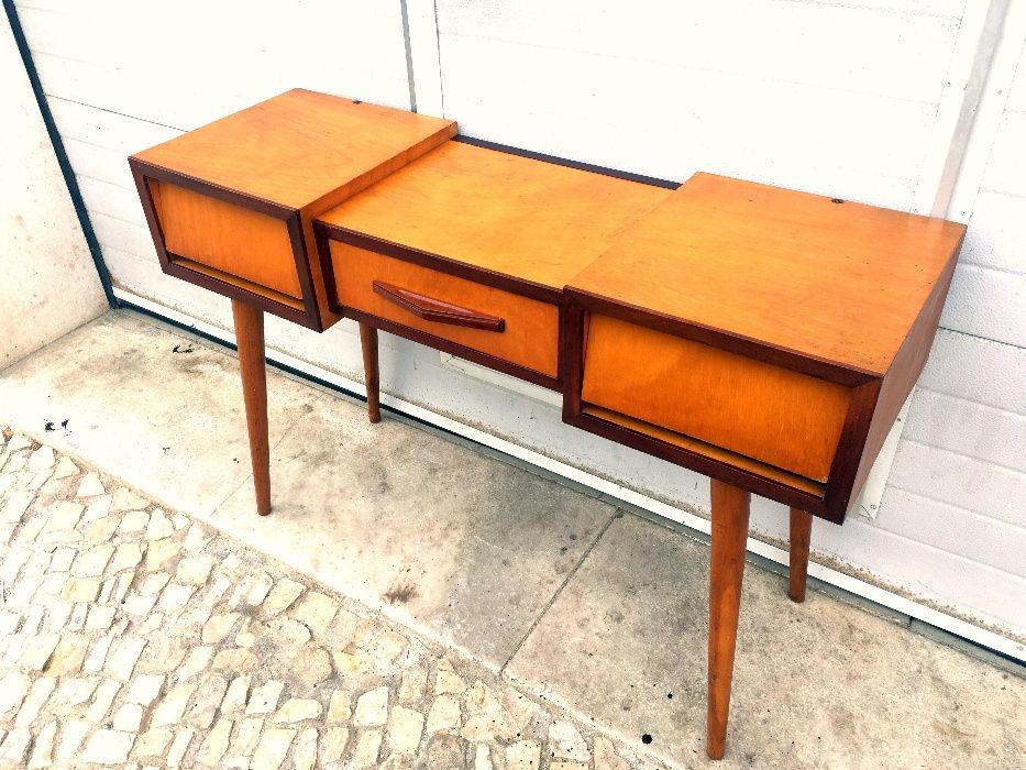 Consola olaio vintage 115comp X 38prof X 75alt.