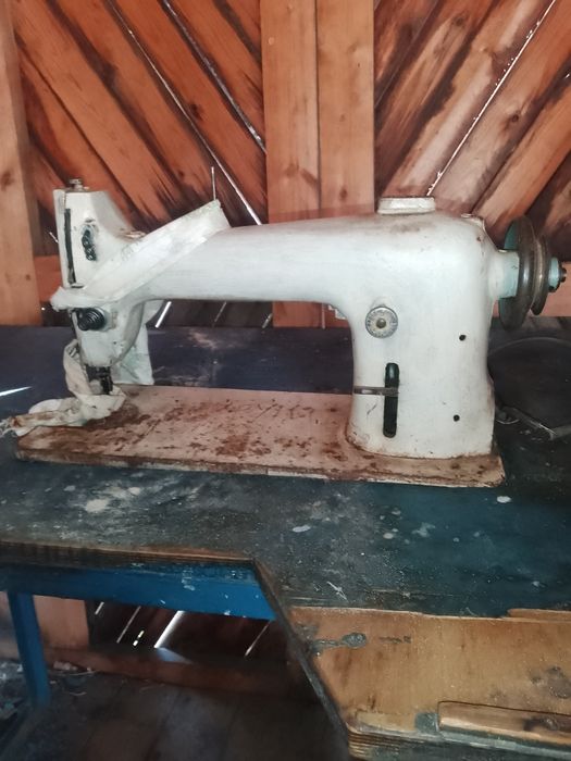 Продам промышленную швейную машинку