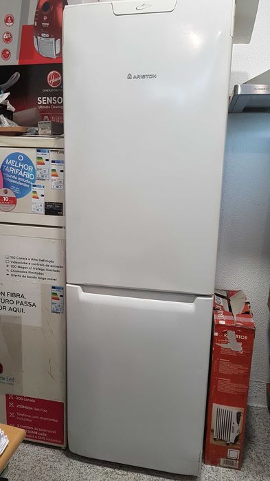 Frigorífico Combinado ARISTON/Hotpoint Ventilado