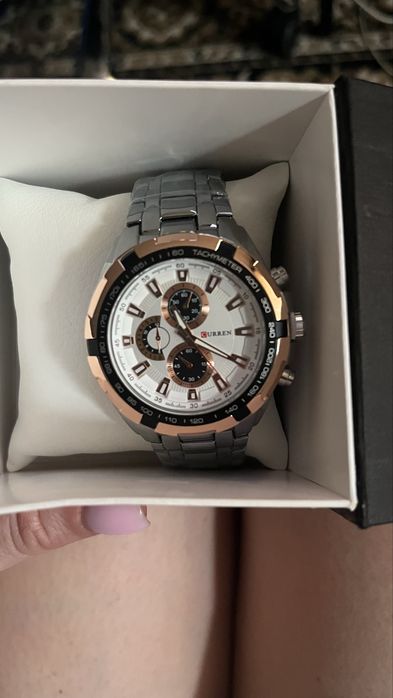 Новий годинник Curren