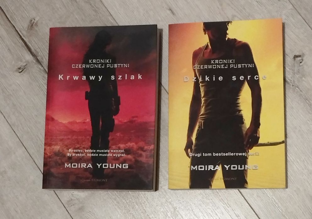 Książki Kroniki czerwonej pustyni cz. 1 i cz.2, Moira young