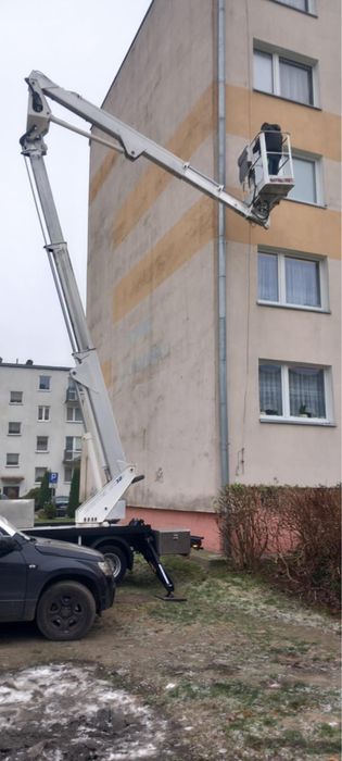 Usługi podnośnikiem koszowym (usługi dekarskie)