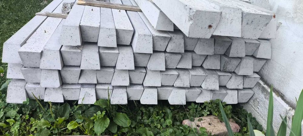 Продам бетонні стовпчики,висота 2 м,в наявності76 шт