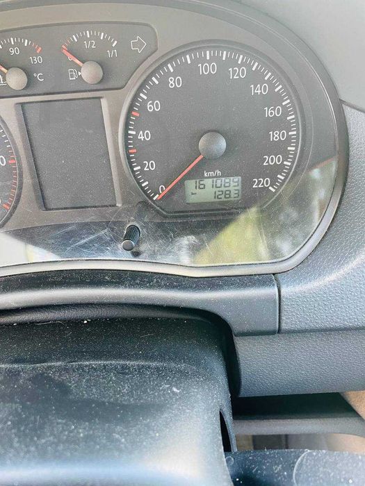 Vende-se Volkswagen Polo 1.2 – económico e fiável