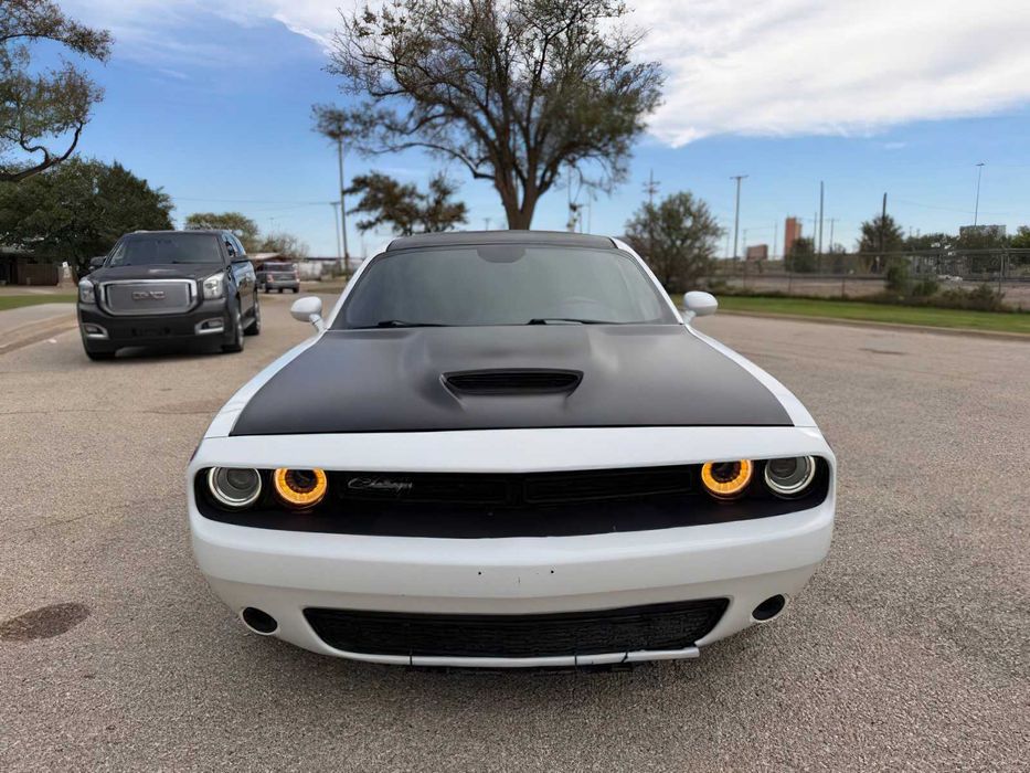 Dodge Challenger      2017