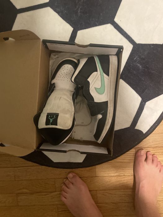 Air jordan branco e verde