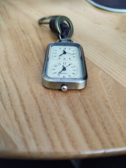 Часы под винтаж карманные ,часы брелок .