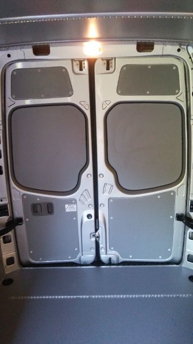 Mercedes Sprinter L3H2 Profesjonalne zabudowy samochodów dostawczych