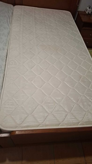 Vendo cama de solteiro64286268642946121