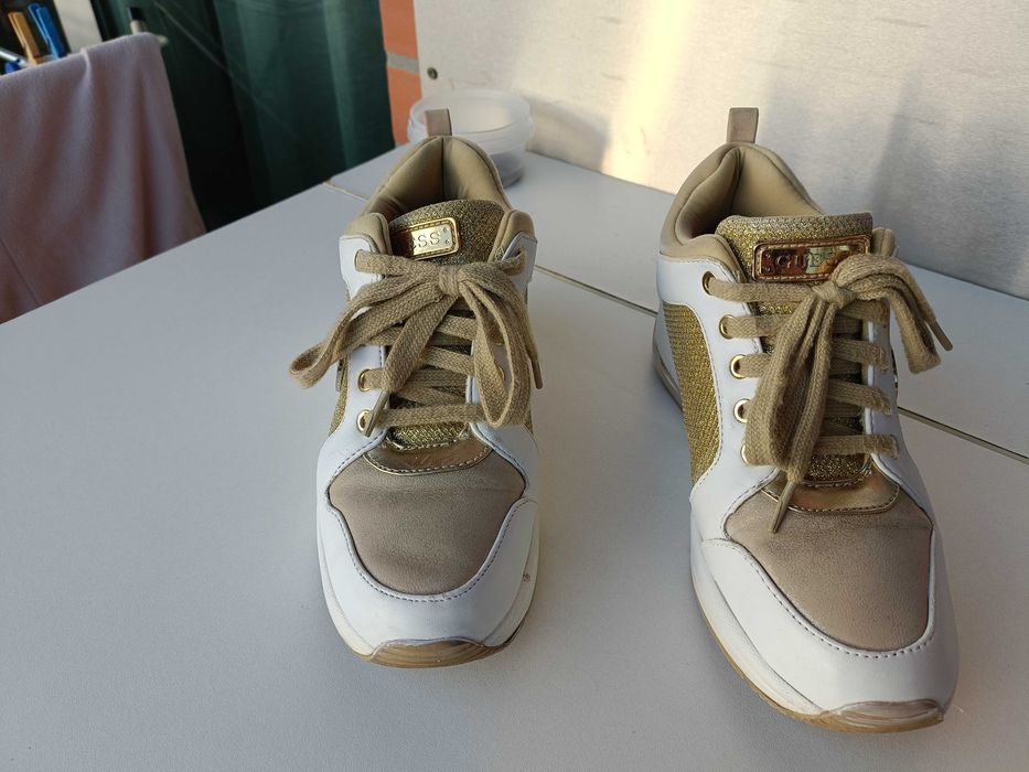 Sapatilha para senhora da Guess