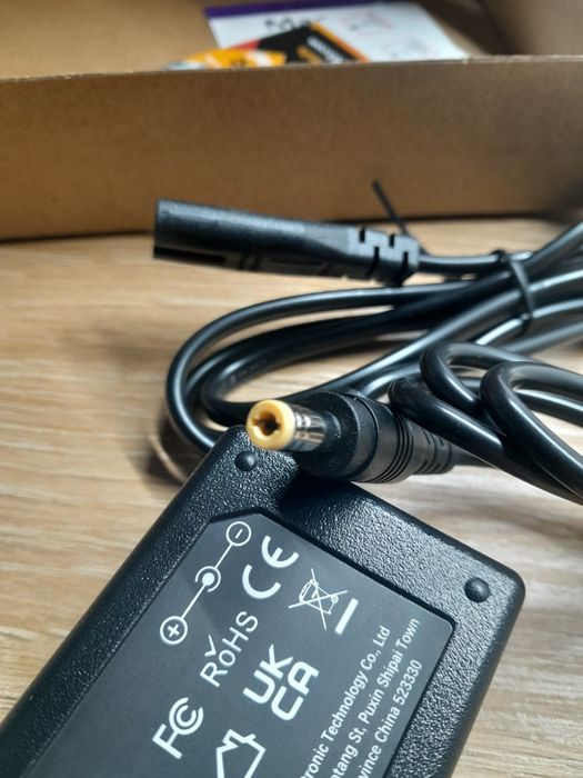 Zasilacz adapter ładowarki 60w 5a 12v